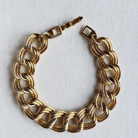Napier Mid Century Glam Triple Link Chunk Bracelet - Picture 2 of 5